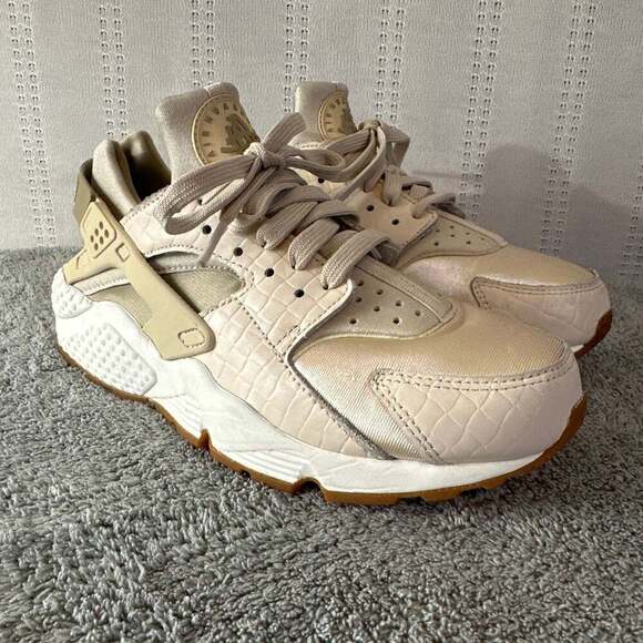 Nike Air Huarache Run Premium 'Oatmeal' Women's Sneakers - Picture 2 of 8